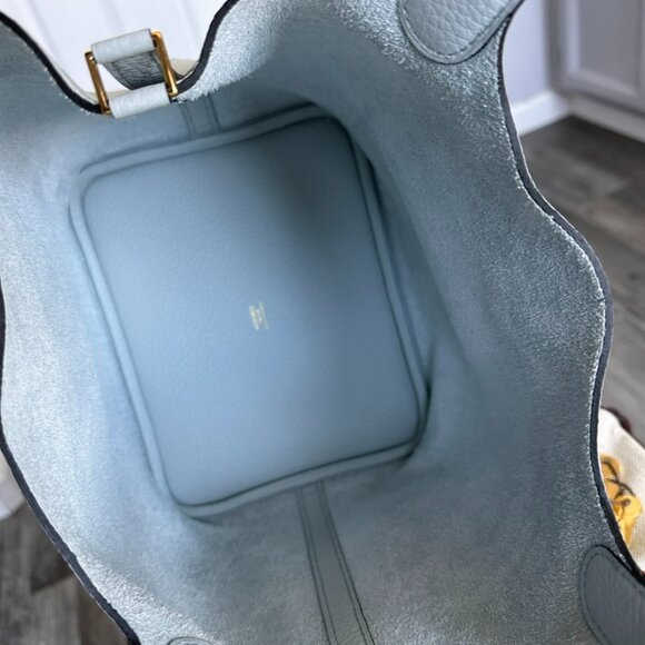 Hermès Picotin Lock 22 Bleu Pale Clemence Gold Hardware - Picture 8 of 9